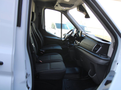 Ford TRANSIT 350 2.0 TDCI 130PK L3H2 Trend / Camera / App connect / Navi / 3 zits foto 4