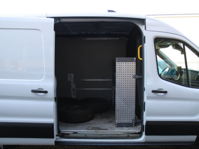 Ford TRANSIT 350 2.0 TDCI 130PK L3H2 Trend / Camera / App connect / Navi / 3 zits foto 8