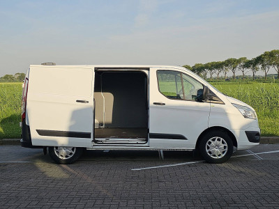 Ford TRANSIT CUSTOM 13