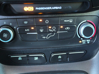 Ford TRANSIT CONNECT 1.0 Ecoboost L2 Trend 100PK | Airco | Trekhaak | Elektrische ramen 20
