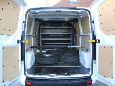 Ford TRANSIT CUSTOM 300 2.0 TDCI L2H1 Trend / Camera / Cruise / Stoel verwarming foto 7
