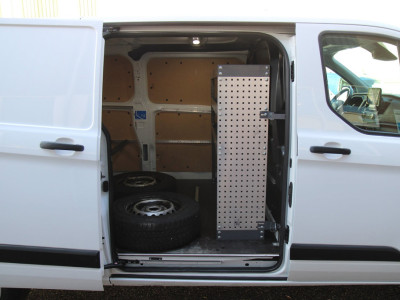 Ford TRANSIT CUSTOM 300 2.0 TDCI L2H1 Trend / Camera / Cruise / Stoel verwarming foto 8