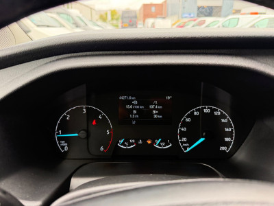 Ford TRANSIT CUSTOM 300 2.0 TDCI L2H1 Trend / Camera / app connect / 3 zits / cruise 12