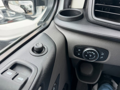 Ford TRANSIT CUSTOM 300 2.0 TDCI L2H1 Trend / Camera / app connect / 3 zits / cruise 15