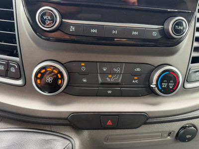 Ford TRANSIT CUSTOM 300 2.0 TDCI L2H1 Trend / Camera / app connect / 3 zits / cruise 18
