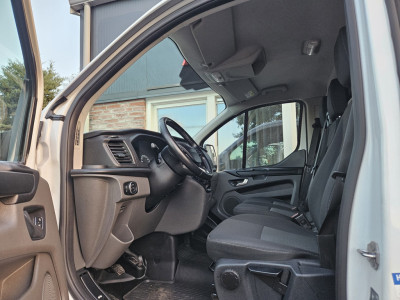 Ford TRANSIT CUSTOM 300 2.0 TDCI L2H1 Trend Trekhaak! 3-Zitplaatsen! 131PK! Mooie/Nette Bus! Airco! foto 2