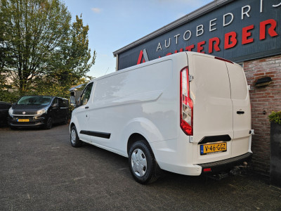 Ford TRANSIT CUSTOM 300 2.0 TDCI L2H1 Trend Trekhaak! 3-Zitplaatsen! 131PK! Mooie/Nette Bus! Airco! foto 3