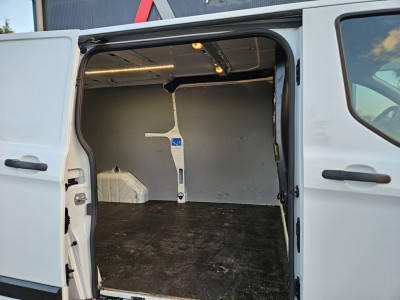 Ford TRANSIT CUSTOM 300 2.0 TDCI L2H1 Trend Trekhaak! 3-Zitplaatsen! 131PK! Mooie/Nette Bus! Airco! foto 6