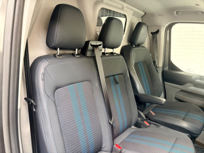 Ford TRANSIT CUSTOM Automaat Sport AWD 4x4 320 2.0 TDCI 170pk L1H1 2xElek.Schuifdeur, Trekhaak, NEDERLANDSE BUS! 1STE EIGENAAR! foto 2