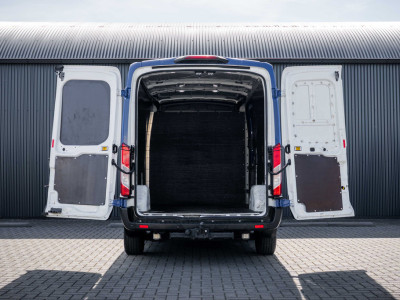 Ford Transit 2.0 EcoBlue L3H2 | 130 PK | 3-Zits | Carplay | Cruise | PDC | Airco | Trekhaak foto 9