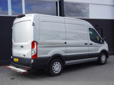 Ford Transit 2.0 TDCI 130PK L2H2 AUTOMAAT EURO 6 - Airco - Navi - Cruise - €21.950,- Excl. foto 2