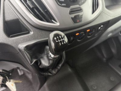 Ford Transit 2.0TDCI 130PK L2H2 Euro 6 | Airco | Cruise | 3-Zits | Trekhaak foto 16