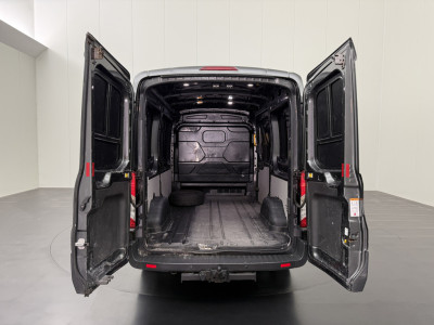 Ford Transit 2.0TDCI 130PK L3H2 | Airco | Camera | 3-Zits | Trekhaak foto 4