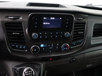 Ford Transit 2.0TDCI 130PK L3H2 | Imperiaal | Trekhaak | 3-Persoons | Betimmering | Airco foto 16