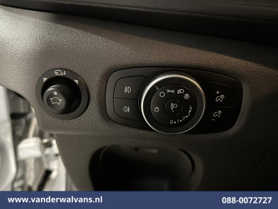 Ford Transit 2.0 TDCI 130pk L2H2 Euro6 Airco | Camera | Navigatie | Apple Carplay | Android Auto LED, Cruiscontrol, Verwamde voorruit, Bijrijdersbank, Parkeersensoren foto 19