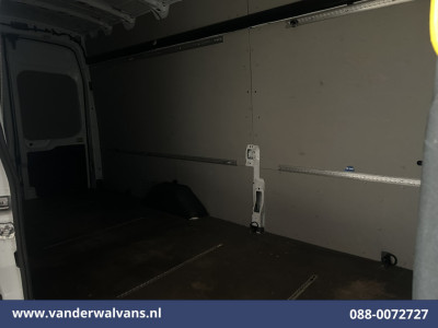 Ford Transit 2.0 TDCI 130pk L4H3 Euro6 Airco | Camera | Cruisecontrol | Verwarmde voorruit | Parkeersensoren, Bijrijdersbank foto 12