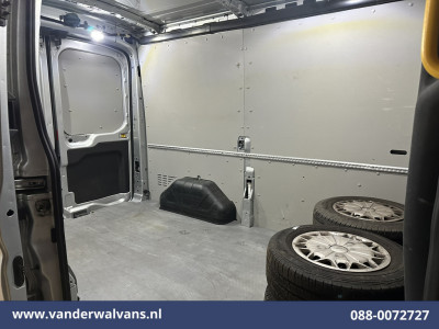 Ford Transit 2.0 TDCI 131pk L2H2 Euro6 Airco | Camera | Navigatie | Apple Carplay | Android Auto LED, Cruiscontrol, Verwarmde Voorruit, Bijrijdersbank, Parkeersensoren foto 16