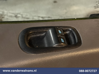 Ford Transit 2.0 TDCI 131pk L3H2 Euro6 Airco | Camera | Cruisecontrol | Verwarmde Voorruit 270 Graden Achterdeuren, Parkeersensoren, Bijrijdersbank 17