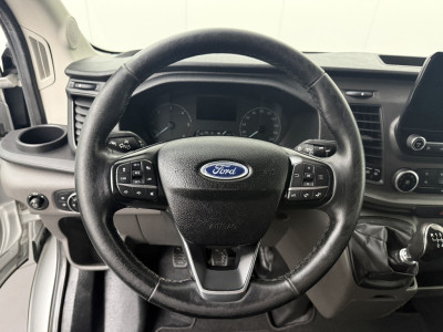 Ford Transit 2.0TDCI 170PK L3H2 Imperiaal | Trekhaak 3500 kg | Camera | Multimedia | Airco | Cruise | 3-Zits foto 17