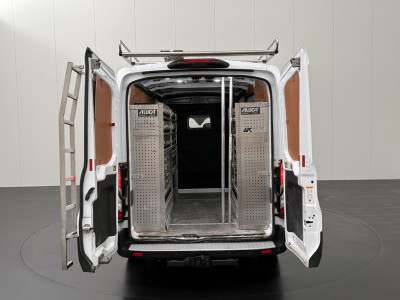 Ford Transit 2.0TDCI L2H2 | Aluca Inrichting | Imperiaal | Trekhaak | Touchscreen | Camera | 3-Persoons | Airco foto 4
