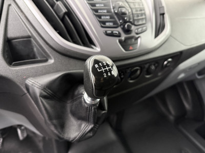 Ford Transit 2.0TDCI L2H2 Imperiaal | Trekhaak | Kastinrichting | Airco | Cruise | 3-Zits foto 17