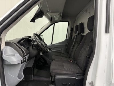Ford Transit 2.0TDCI L2H2 Imperiaal | Trekhaak | Kastinrichting | Airco | Cruise | 3-Zits foto 21