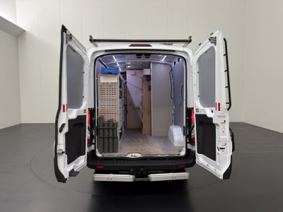 Ford Transit 2.0TDCI L2H2 Imperiaal | Trekhaak | Kastinrichting | Airco | Cruise | 3-Zits foto 4