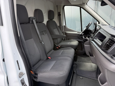 Ford Transit 2.0 TDCI TREND / L2H2 / 1e EIG. / INRICHTING / TREKHAAK / 3-ZITS / CRUISE / NAVI / CAMERA 10