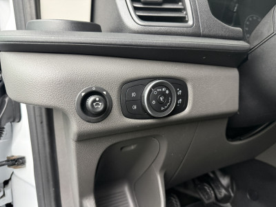 Ford Transit 2.0TDCi 130PK Bakwagen+Laadklep | Dakpoiler | Airco | Cruise | 3-Zits foto 9