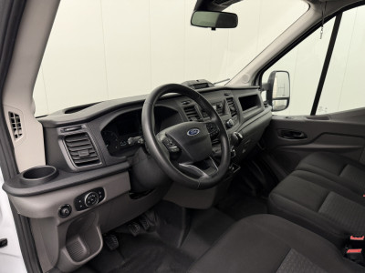 Ford Transit 2.0TDCi 130PK Bakwagen+Laadklep | Dakspoiler | Airco | Cruise | 3-Zits foto 3