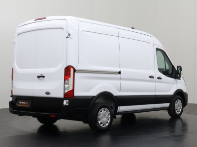 Ford Transit 2.0TDCi 130PK L2H2 | Airco | Cruise | 3-Zits | Betimmering foto 2