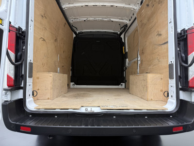 Ford Transit 2.0TDCi 130PK L2H2 | Airco | Cruise | 3-Zits | Betimmering foto 5