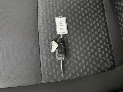 Ford Transit 2.0TDCi 130PK L2H2 | Airco | Cruise | 3-Zits | Betimmering foto 8