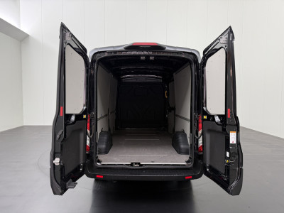 Ford Transit 2.0TDCi 130PK L3H2 | Airco | Cruise | 3-Zits | Betimmering foto 4