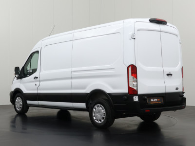 Ford Transit 2.0TDCi 130PK L3H2 | Airco | Cruise | Camera | 3-Zits | Betimmering foto 2