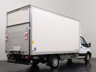 Ford Transit 2.0TDCi 170PK Bakwagen+Laadklep | Airco | Cruise | 3-Zits foto 2