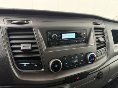 Ford Transit 2.0TDCi 170PK Bakwagen+Laadklep | Dakpoiler | Airco | Cruise | 3-Zits foto 18