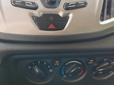 Ford Transit 310 2.2 TDCI L2H2 Dubbele cabine 7 persoons , 1e Eig , cruise , camera , PDC , Apk april 2027. foto 13