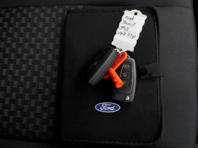 Ford Transit 330 2.0 TDCI 130pk L2H3 Trend Airco/Camera Laadklep 500kg 02-2022 foto 7