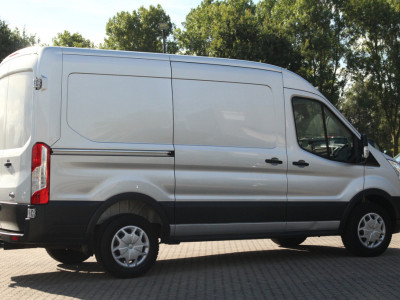 Ford Transit 330 2.0TDCI 131pk L2H2 Trend | Camera | Trekhaak | Navi | Cruise | Lease 278,- p/m foto 5
