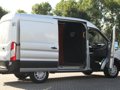 Ford Transit 330 2.0TDCI 131pk L2H2 Trend | Camera | Trekhaak | Navi | Cruise | Lease 278,- p/m foto 6