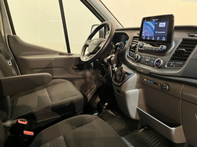 Ford Transit 350 2.0 TDCI L2H2 Trend 130 PK / Euro 6  / Airco / Cruise Control / CarPlay / PDC / Navigatie / 3-Zits foto 3