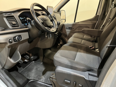 Ford Transit 350 2.0 TDCI L2H2 Trend 130 PK / Euro 6  / Airco / Cruise Control / CarPlay / PDC / Navigatie / 3-Zits foto 6