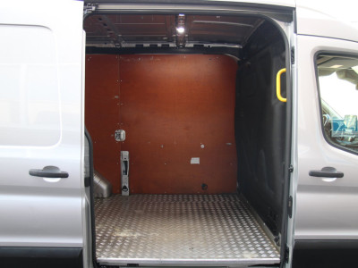 Ford Transit 350 2.0 TDCI L2H2 Trend MHEV 130PK / Sync 3 / Dealer onderhoudsbeurt foto 8