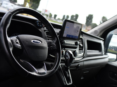 Ford Transit 350 2.0 TDCI L3H2 Black Edition Camera, Cruise, Carplay, 185pk, Xenon, Multimedia, Automaat, Trekhaak, Sensoren, Uniek! foto 2