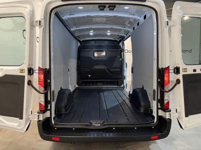 Ford Transit 350 2.0 TDCI L3H2 Trend 130 PK Automaat / Euro 6 / Airco / Cruise Control / PDC / 3-Zits 43.000 KM !! 18