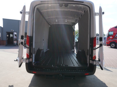 Ford Transit 350L 2.0 TDCI 130PK L3H2 Trend Automaat Nr. V030 | Airco | Cruise | Navi | Trekhaak foto 6