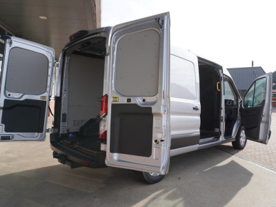 Ford Transit 350L 2.0 TDCI 165PK L3H2 Limited Automaat schuifdeur L+R nr.V101 | Airco | Adap. Cruise | 360 Camera foto 9