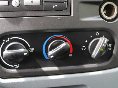 Ford Transit 350L 2.2 TDCI Ambiente EF 125PK Open Laadbak | Dubbelucht | Airco | Trekhaak | 19