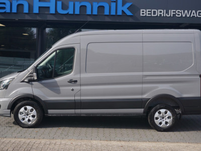 Ford Transit 350M L2H2 Limited AUT-8 165PK BPM VRIJ Navi, 360 Cam, ACC, Xenon, Lm Velg, Trekhaak!! NR. A116 foto 2
